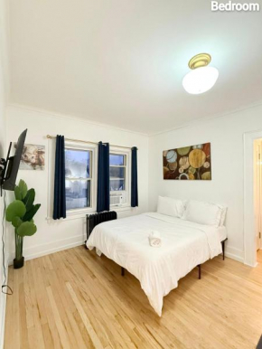 Modernstudioqueenbedworkspacehighspeedwifi